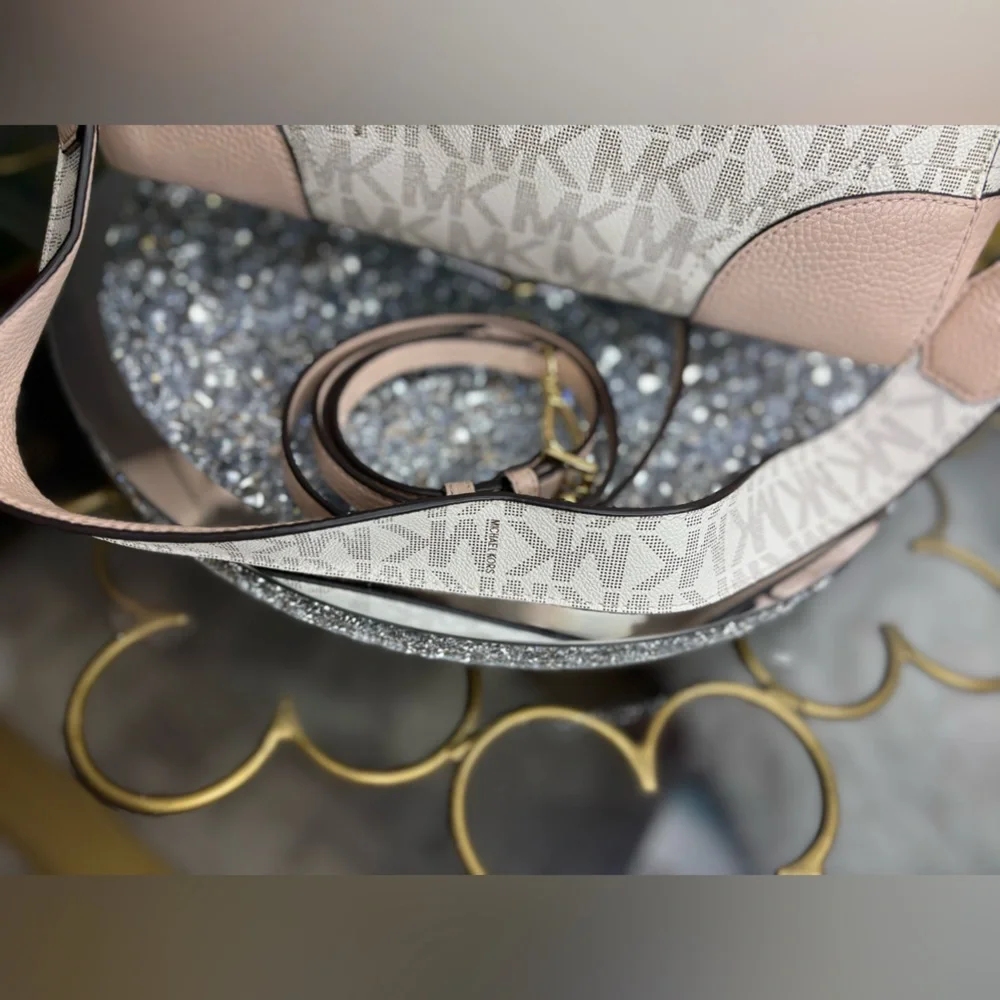 Michael Kors Hattie MK Signature Bowling Satchel Bag NWOT - Picture 11 of 16